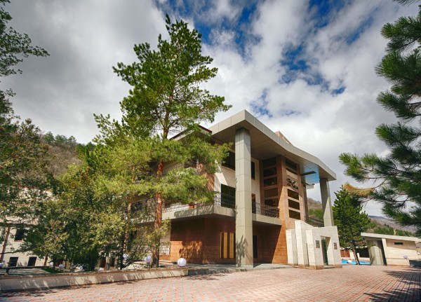 «Աղվերան Արարատ Ռեզորթ Հոթել»