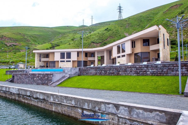 Սևան Ափ Ինն